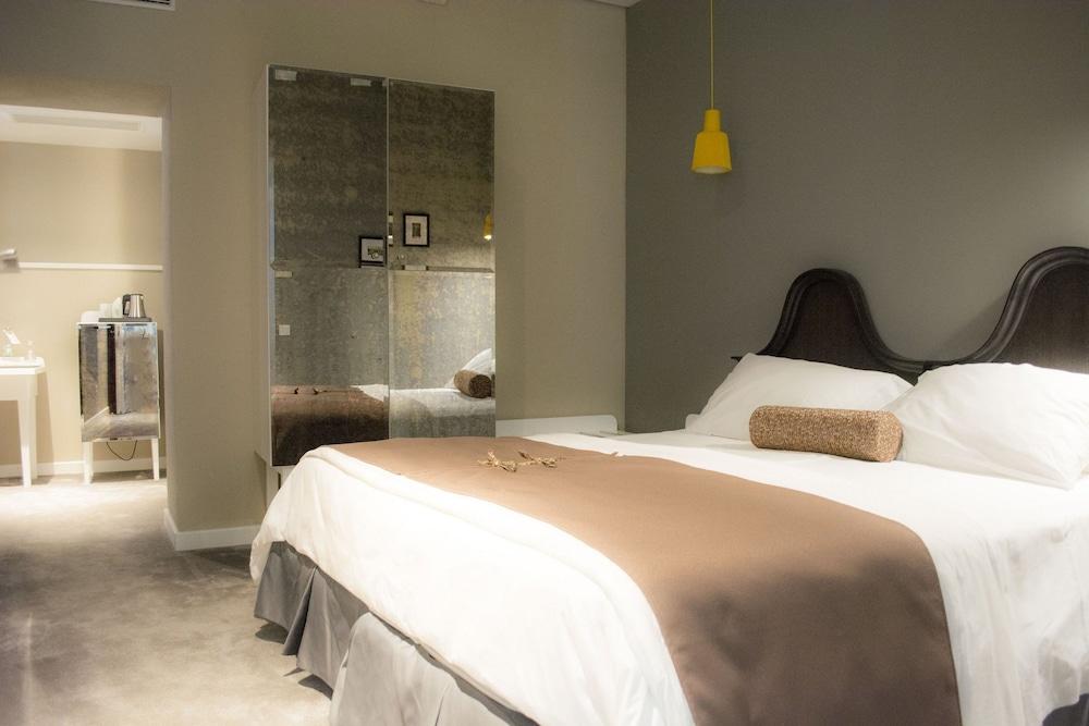 Xii Century Heritage Hotel 4*