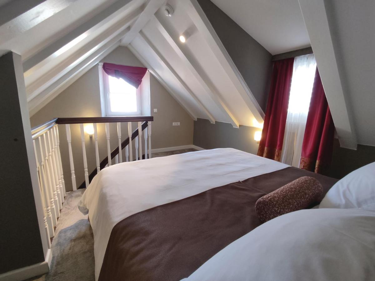 Hotel Xii Century Heritage
